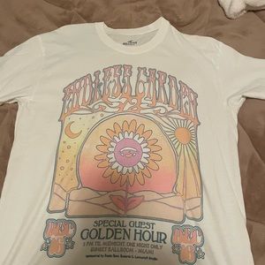 Holister graphic tee size S